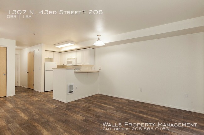 Building Photo - Pickering Place Apartments! 208