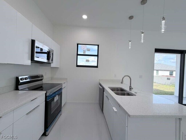 Foto del edificio - 477 Rayford St