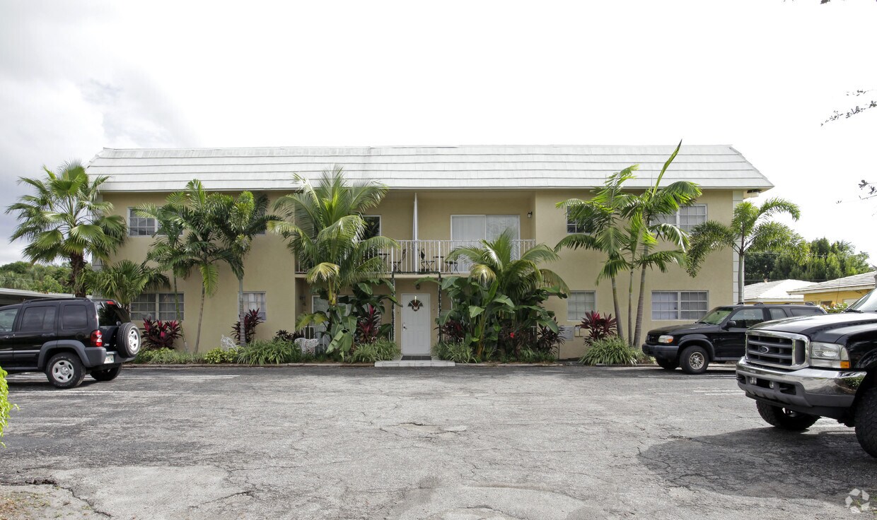 Primary Photo - Cocoplum Apartments