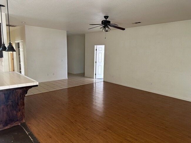 Foto del edificio - 1339 Vine St