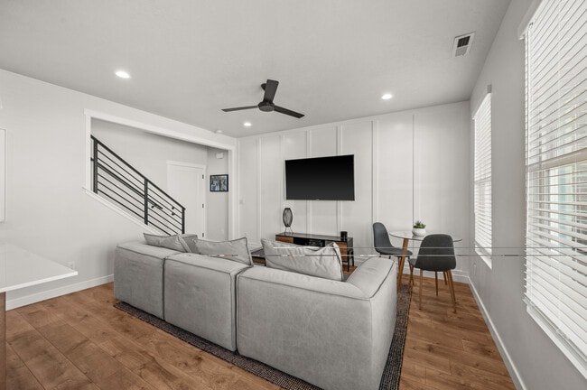 Building Photo - 5087 W Rambutan Way