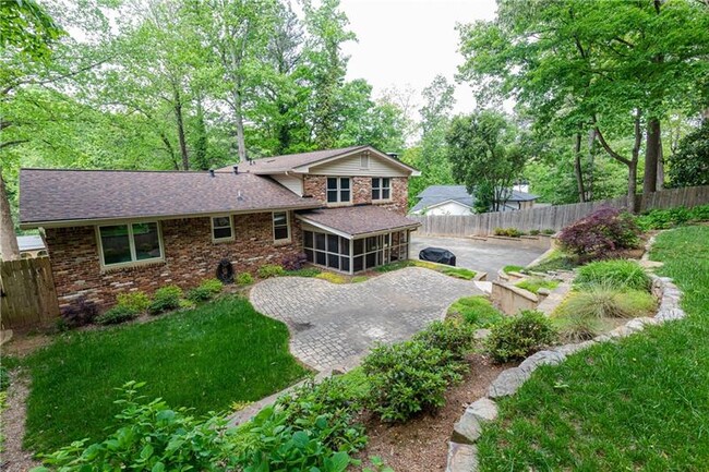 Building Photo - 1434 Bubbling Creek Rd NE