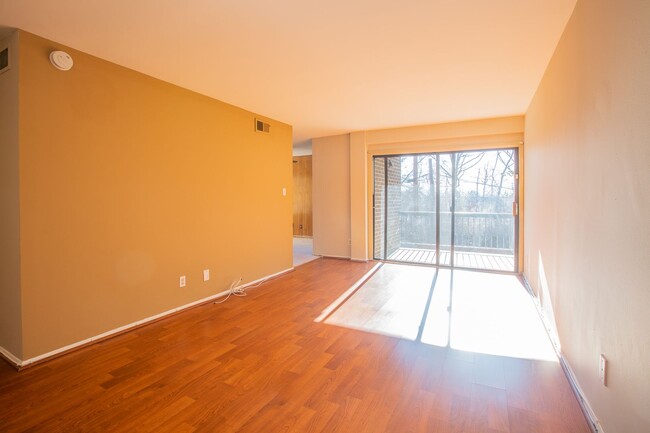 Foto del edificio - Lovely 2 BR/2 BA Condo in Beltsville!