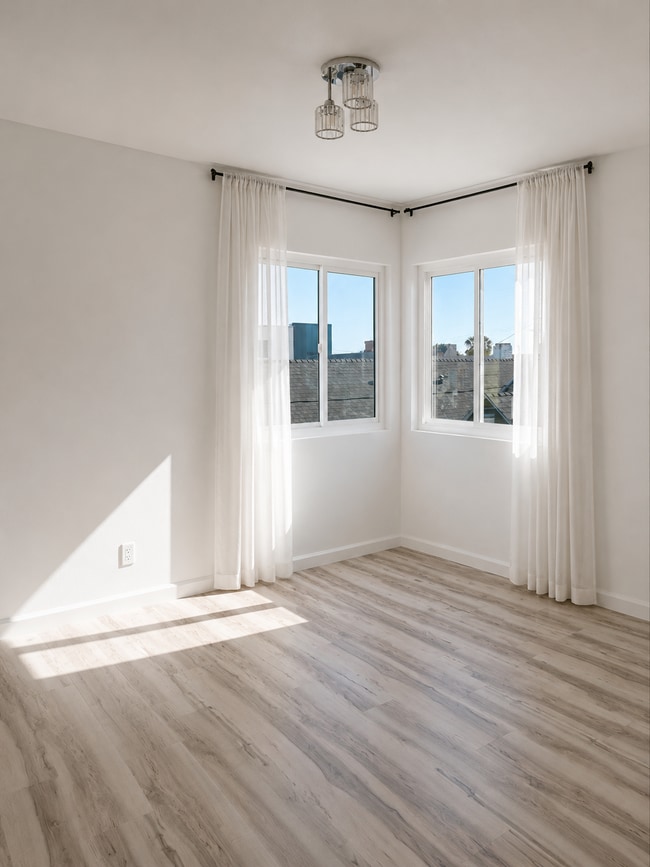 Foto del edificio - 1178 N Kenmore Ave