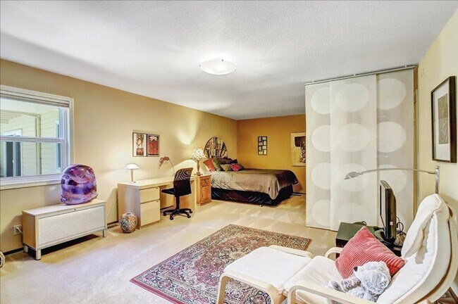 Foto del edificio - Very Desirable Woodbridge Townhouse in Nevada City