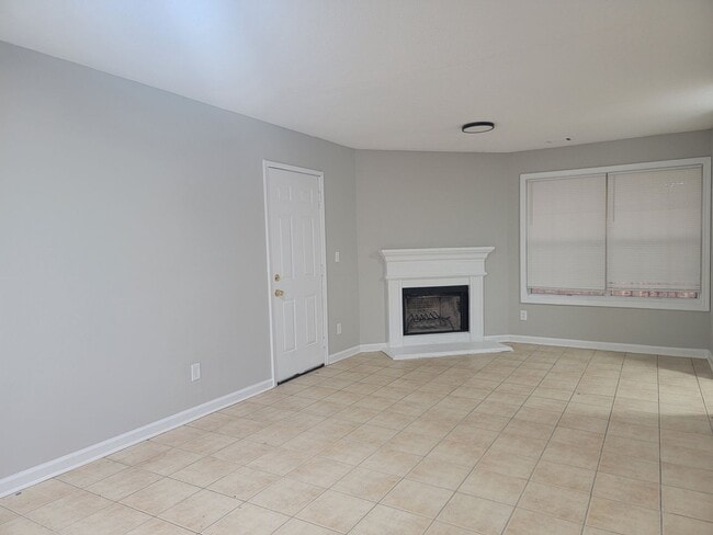 Building Photo - Quiet Comfort - Modern Home - HAFC Voucher...