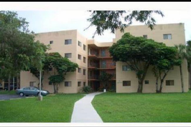 Foto del edificio - 8500 SW 133rd Avenue Rd