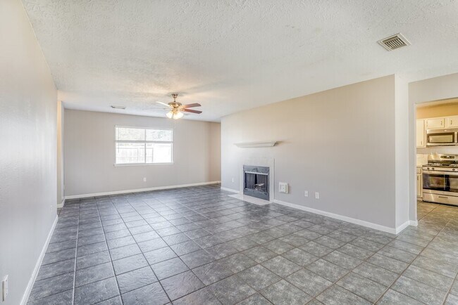 Foto del edificio - 28710 Sedgefield St