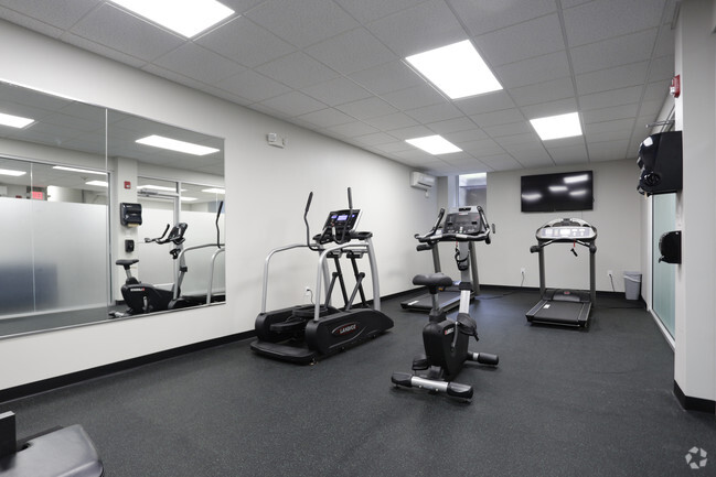 Gimnasio para residentes - Cloverly Park Apartments