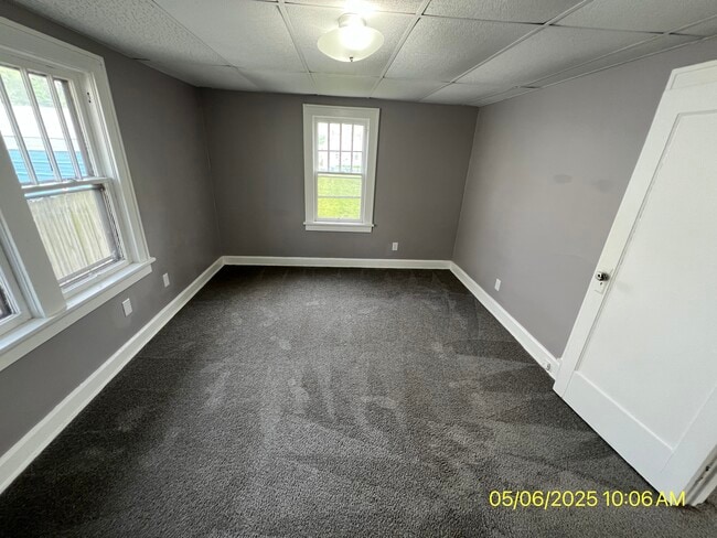 Building Photo - 1522 W 8th St