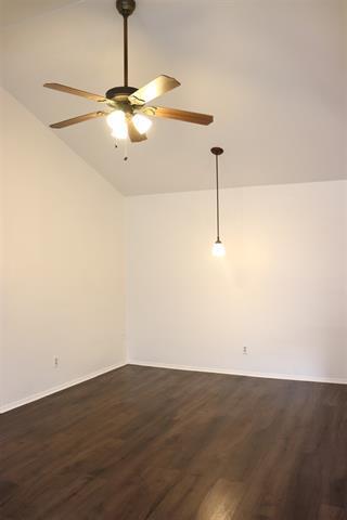 Building Photo - 10020 Redondo Dr
