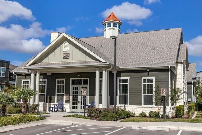 Building Photo - 10600 Brezza Ln