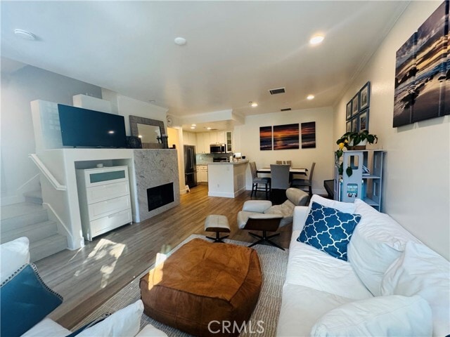 Building Photo - 120 Jadestone