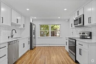 Building Photo - 53 Aldrich Rd