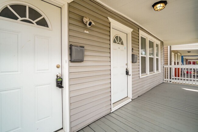 Foto del edificio - 764-766 Kelton Ave