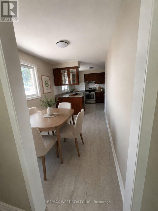 Building Photo - 6947 Chigwel Ct