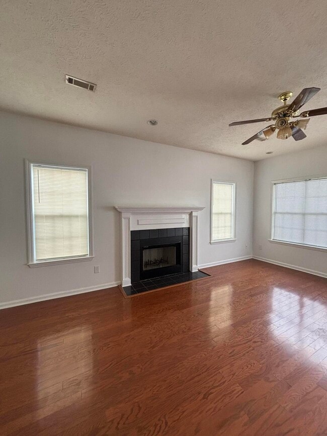 Foto del edificio - 181 Shelby Dr