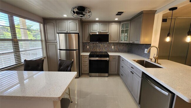 Building Photo - 2403 Antigua Cir