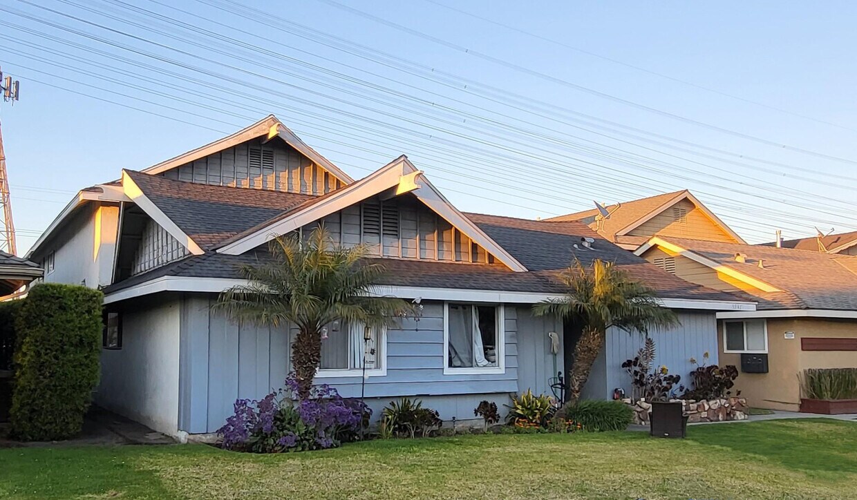 Foto del edificio - 3947 W 178th St