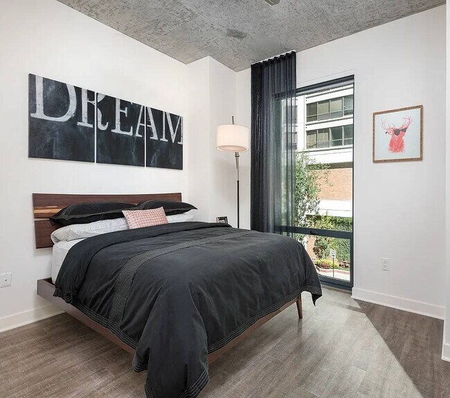 Foto del edificio - 475 E Ohio St