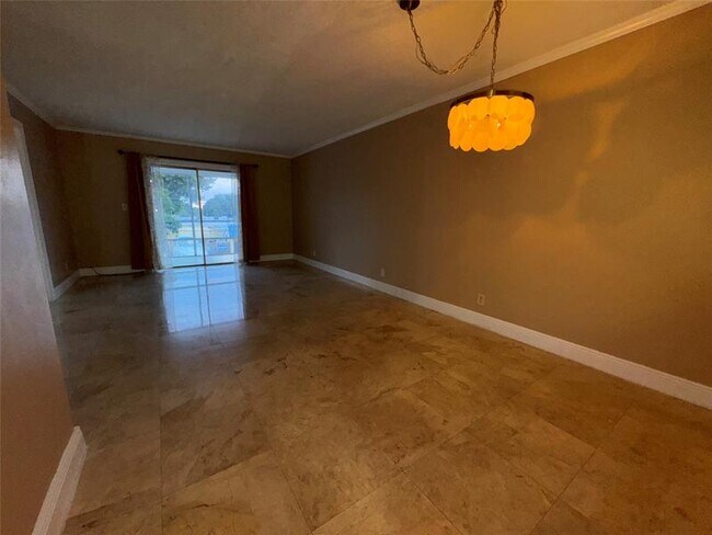 Foto del edificio - 2301 NE 14th Street Causeway