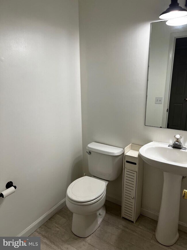 Foto del edificio - 36 Woodcrest Ct