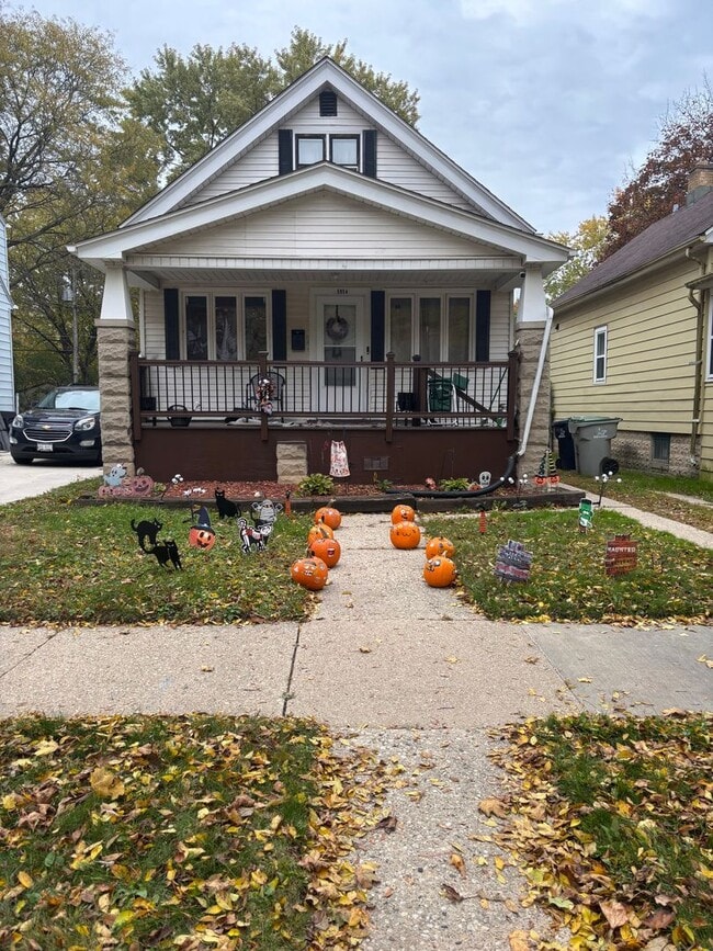 Building Photo - 5954 N 39th St