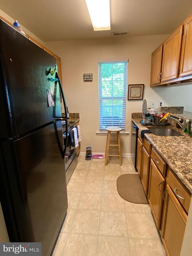 Building Photo - 310 Stonehurst Ct