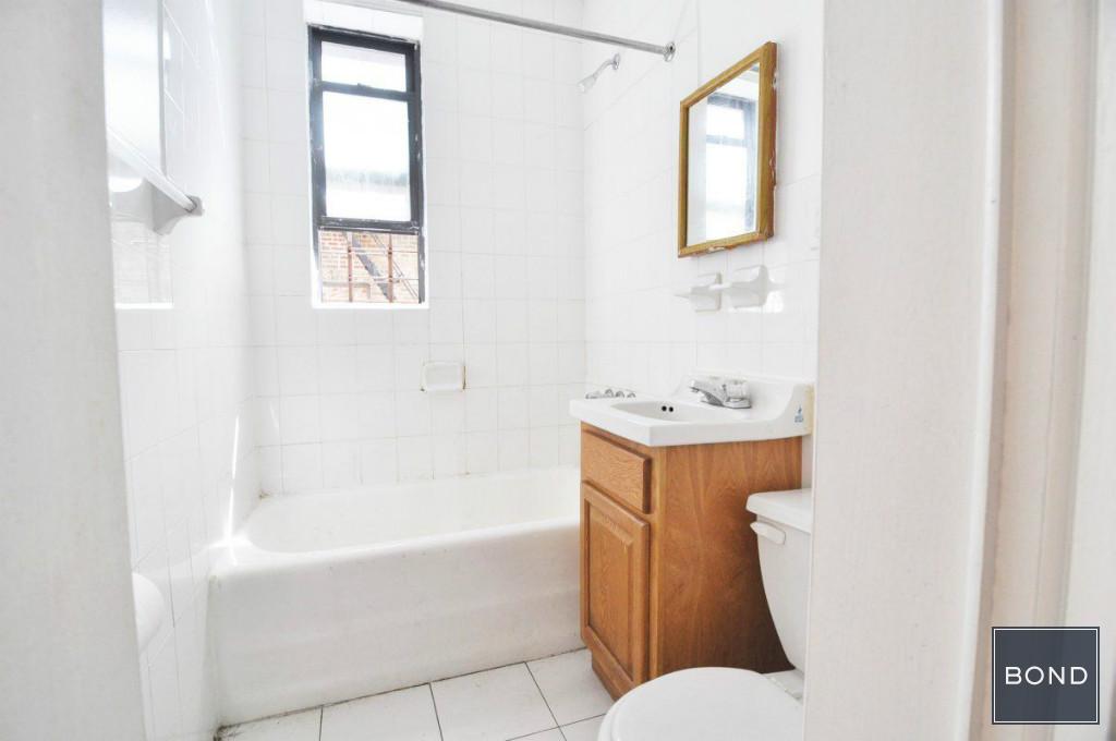 Building Photo - 230 W 147th St