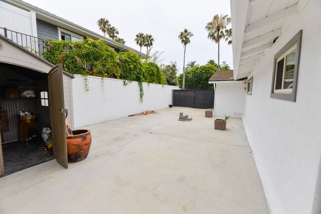 Building Photo - Coastal Boho Luxe: Experience the Ultimate Beachside Lifestyle in Southwest San Clemente