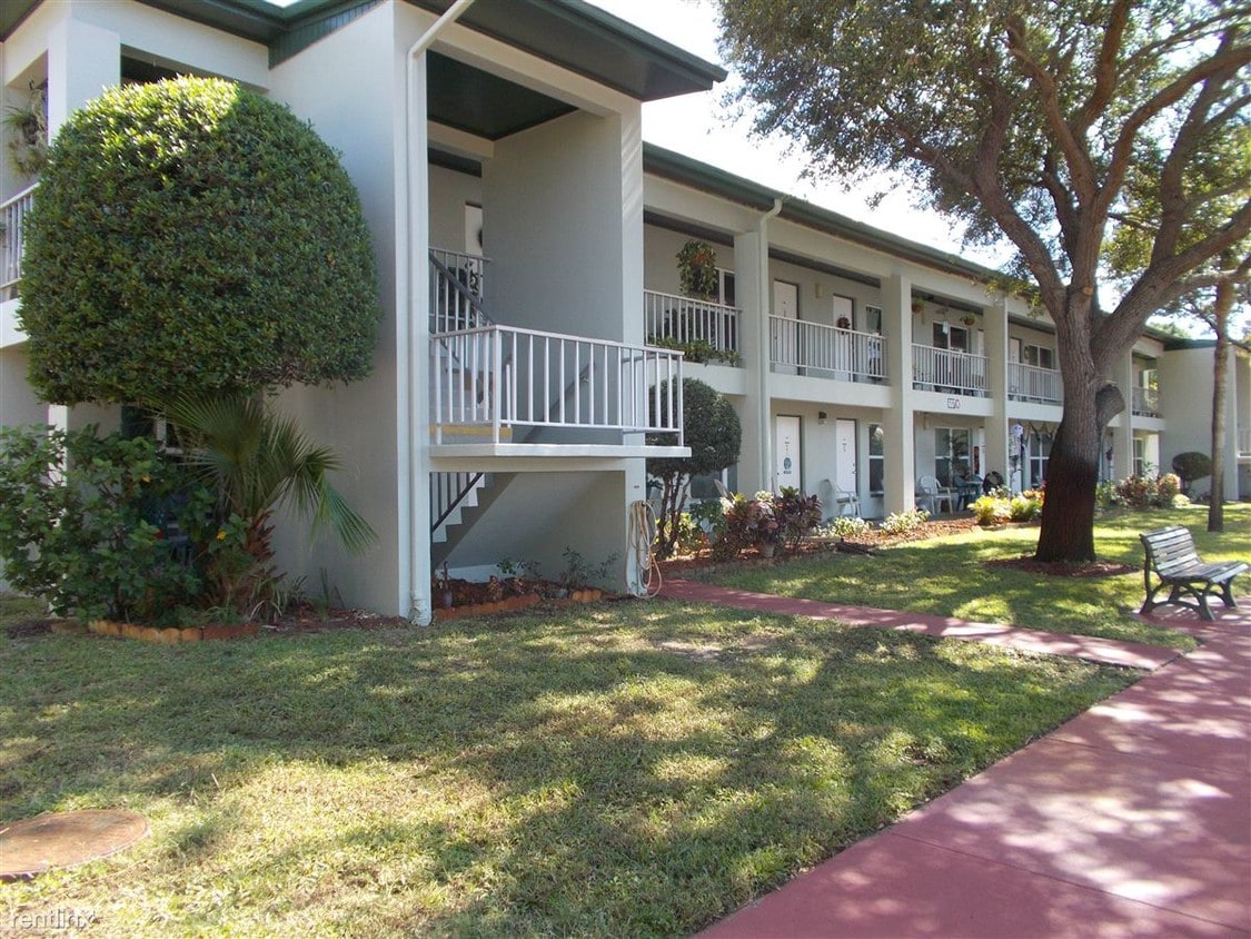 61000 Polly Dr, Tarpon Springs, FL 34689 Condo for Rent in Tarpon