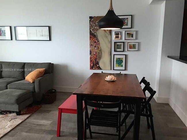 Foto del edificio - 244 Biscayne Blvd