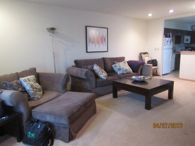 Foto del edificio - 865 Country Club Dr