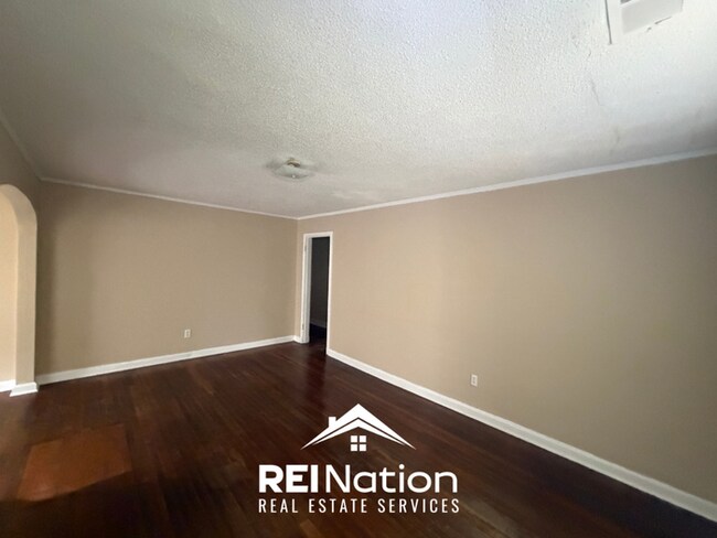 Building Photo - Move-In Ready 3 Bedroom Home on Spottswood - Large Fenced Backyard