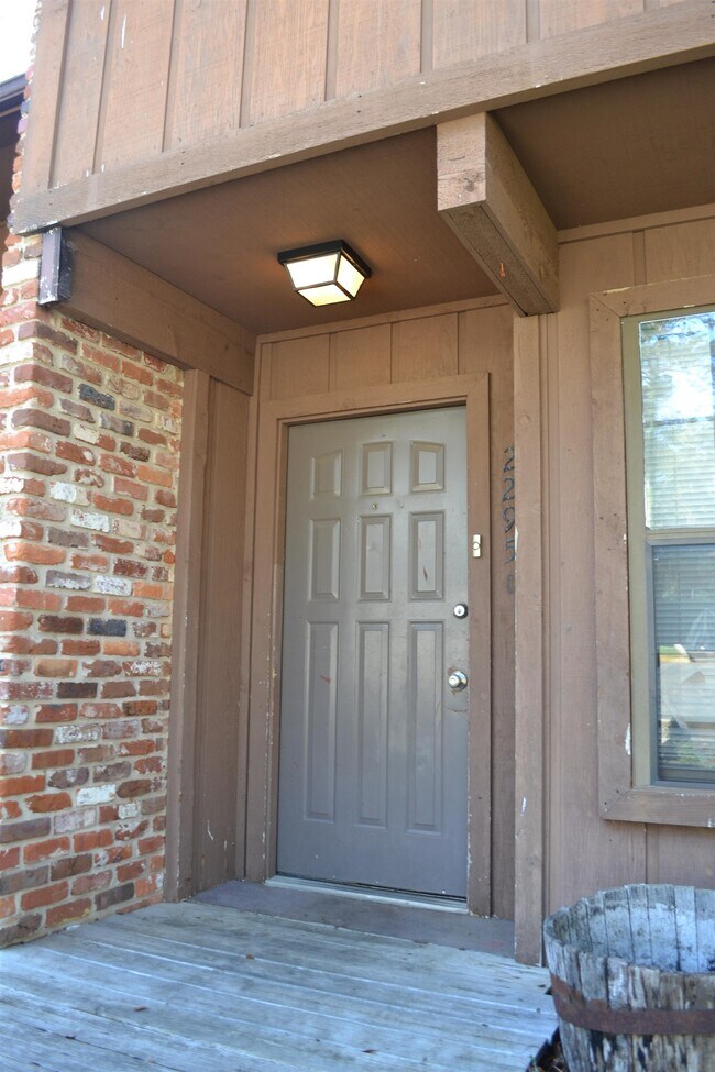 Building Photo - 2295 Shady Timbers Cir