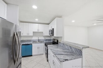 Building Photo - 28 Seville Dr