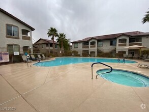 Building Photo - 2305 W Horizon Ridge Pkwy