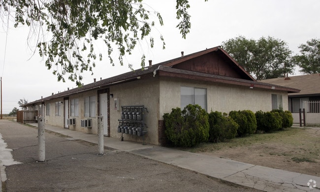 Building Photo - Freshly Modernized 1-Bed, 1-Bath Apartments in Adelanto!!