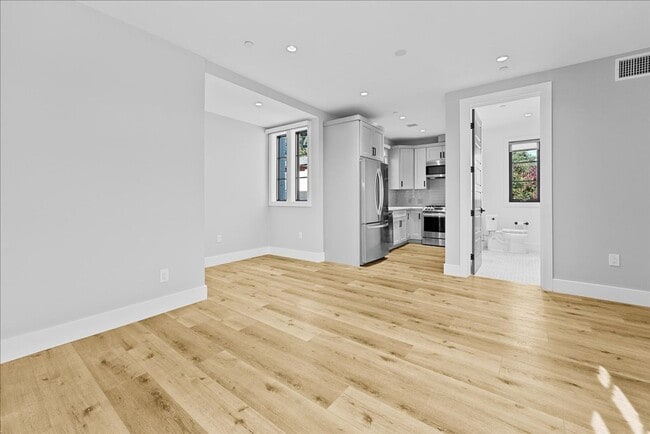 Photo - 1348 Burnside Ave Apartment