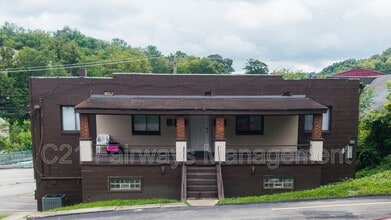 Building Photo - 10261 Center Hwy