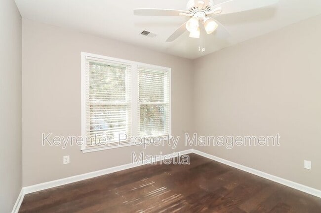 Building Photo - 2311 Parkside Walk