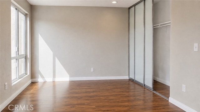 Building Photo - 10331 Lindley Ave