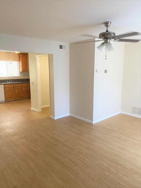 Foto del edificio - 973 Mission Dr