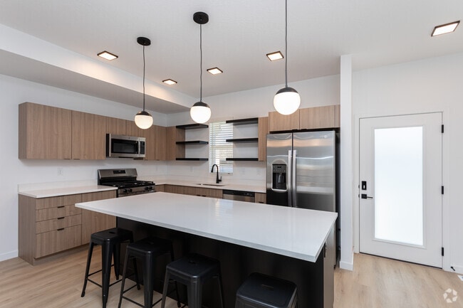 5BR, 3.5BA - Juniper - Kitchen - Desert Sol Villas