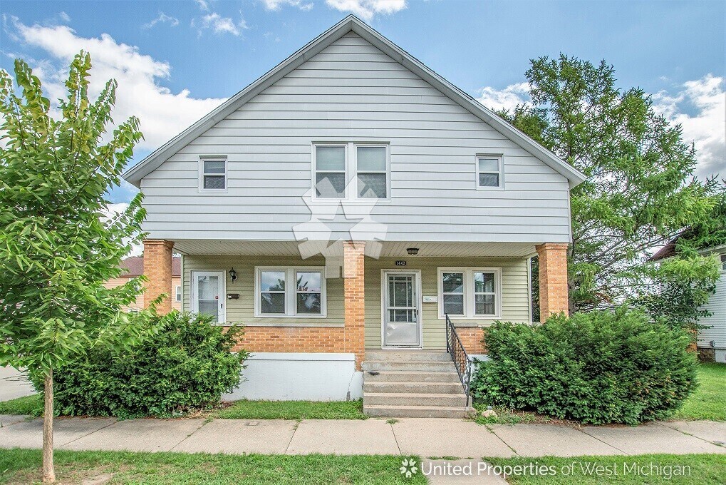 1442 Broadway Ave NW Unit 2, Grand Rapids, MI 49504 Condo for Rent in