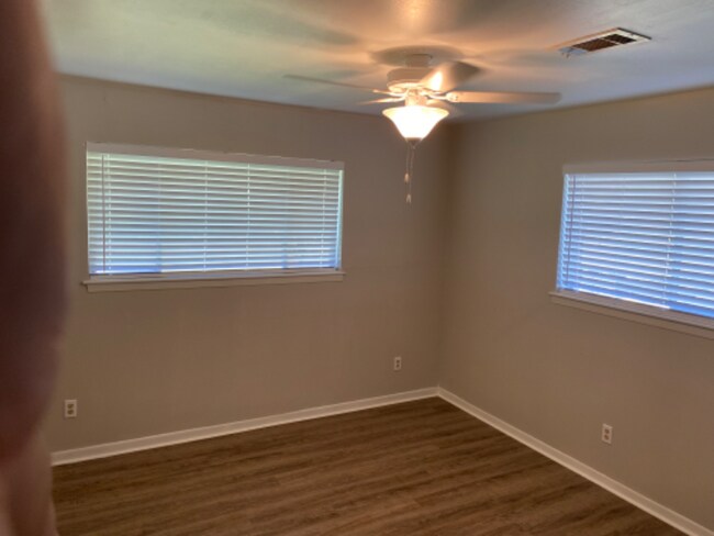 Building Photo - 1304 Westgate Dr