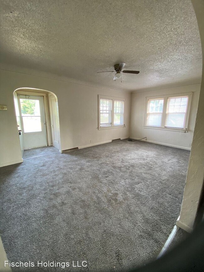 Building Photo - 3 br, 1 bath House - 36 EAST PARKER ST