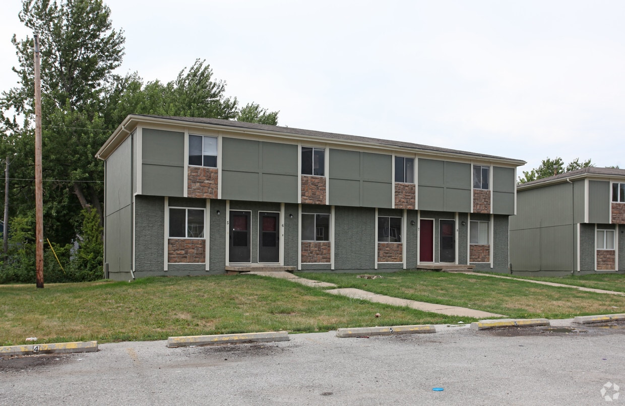 Primary Photo - Reyes Apartments