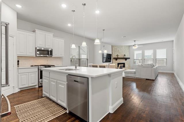 Building Photo - 16605 Hidden Cove Dr