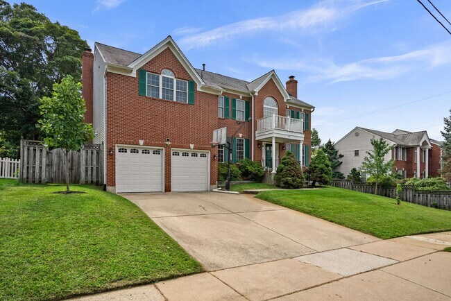 Building Photo - 13111 Venetian Rd